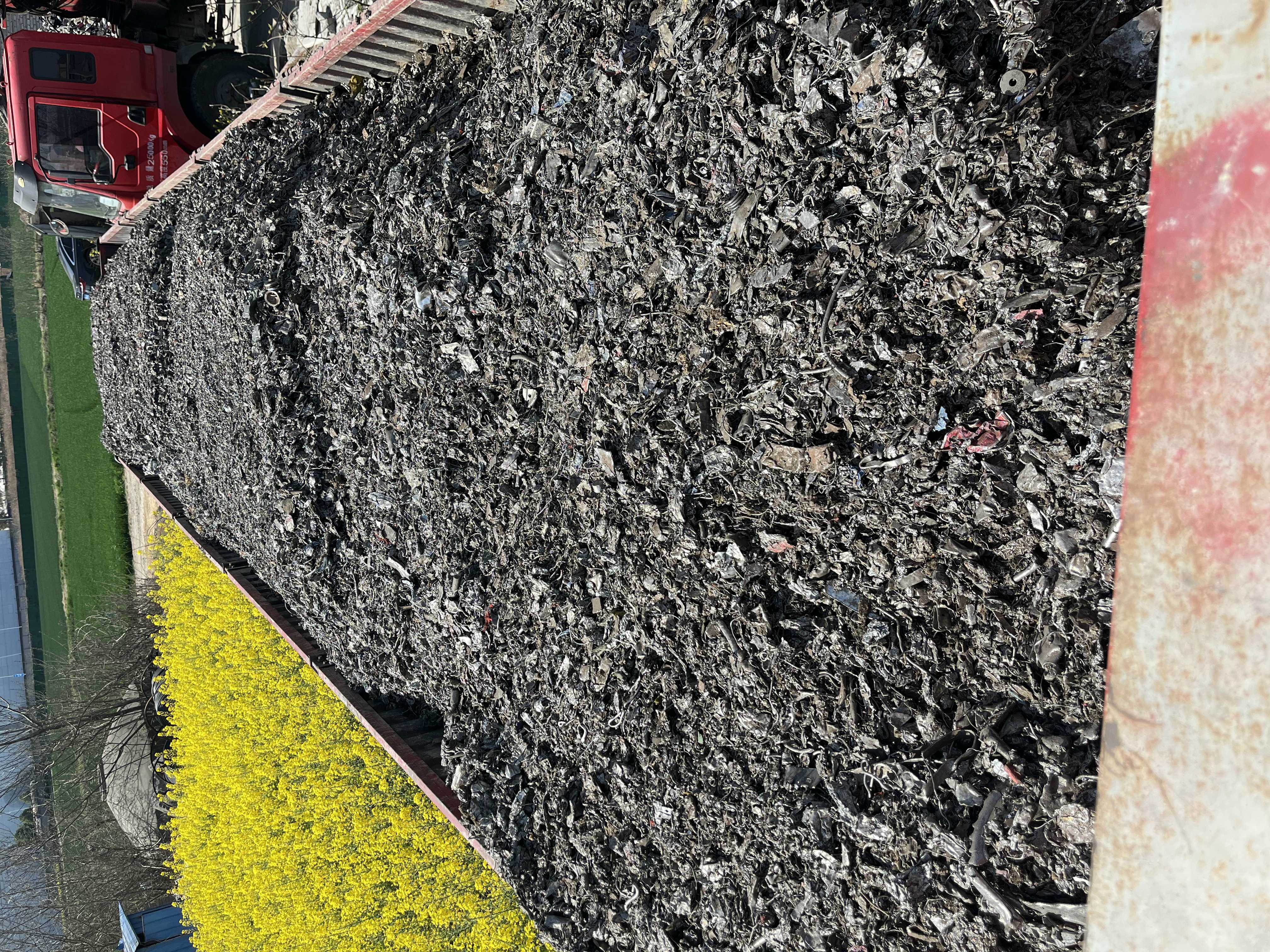 二级彩钢瓦破碎料